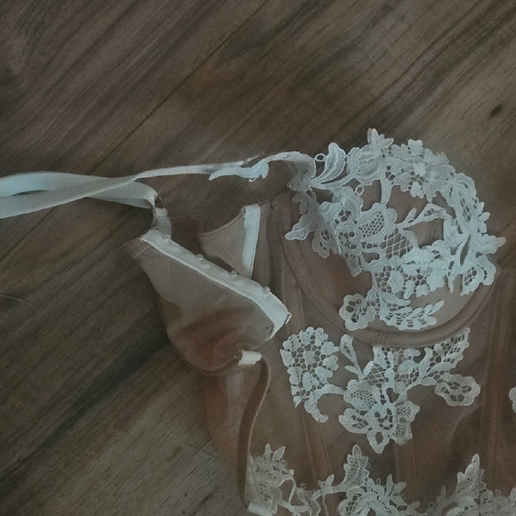 Victoria's Secret Sheer Lace Bra in White - Picture 3 of 6